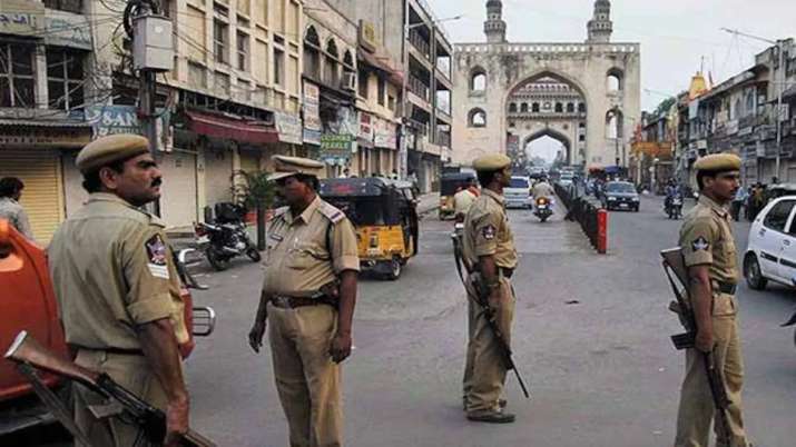कम रेटिंग देने का संदेह, कर्मचारी ने वरिष्ठ पर चाकू से किया हमला कम रेटिंग देने का संदेह, कर्मचारी ने वरिष्ठ पर चाकू से किया हमला- India TV