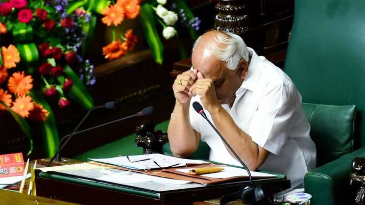 विश्वास मत से पहले कर्नाटक विधानसभा से कुमारस्वामी और उनके विधायक नदारद, अध्यक्ष ने जताया खेद विश्वास मत से पहले कर्नाटक विधानसभा से कुमारस्वामी और उनके विधायक नदारद, अध्यक्ष ने जताया खेद- India TV