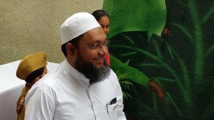 हलाल घोटाले का मुख्य आरोपी मंसूर खान गिरफ्तार, 400 करोड़ लेकर भागने का है आरोप हलाल घोटाले का मुख्य आरोपी मंसूर खान गिरफ्तार, 400 करोड़ लेकर भागने का है आरोप- India TV
