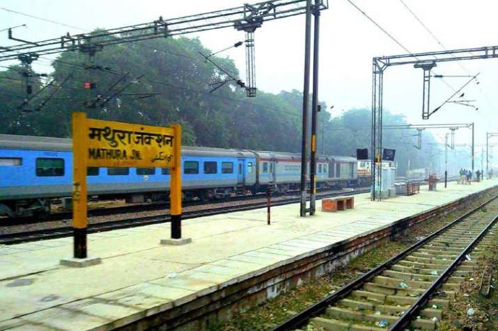 railway station railway station- India TV