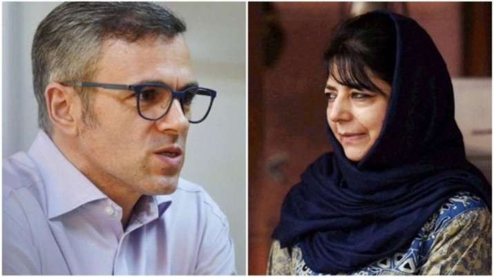 ट्रिपल तलाक बिल पास होने के बाद महबूबा मुफ्ती और उमर अब्दुल्ला आपस में भिड़े ट्रिपल तलाक बिल पास होने के बाद महबूबा मुफ्ती और उमर अब्दुल्ला आपस में भिड़े- India TV