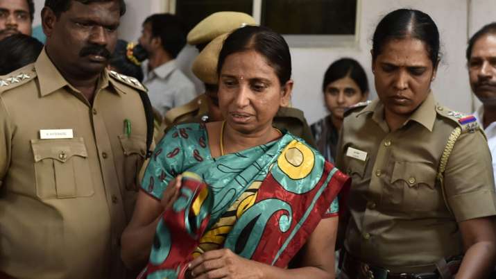 वक्त से पहले रिहाई का निर्देश देने की मांग वाली नलिनी की याचिका खारिज वक्त से पहले रिहाई का निर्देश देने की मांग वाली नलिनी की याचिका खारिज- India TV