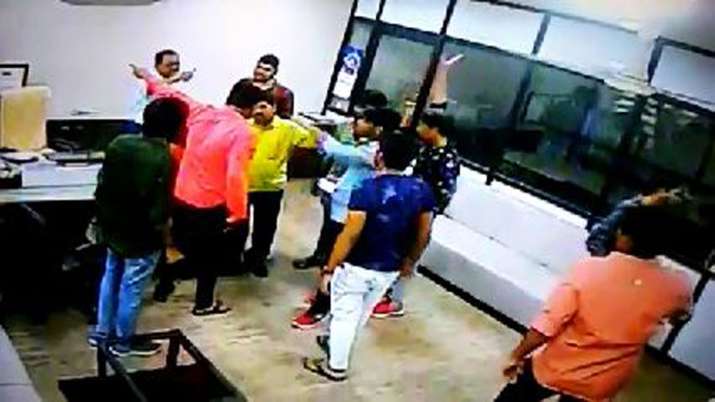 अहमदाबाद में कॉलेज में घुसकर पूर्व छात्र की गुंडागर्दी, शराब पीकर की प्रिंसिपल के केबिन में तोड़फोड़ अहमदाबाद में कॉलेज में घुसकर पूर्व छात्र की गुंडागर्दी, शराब पीकर की प्रिंसिपल के केबिन में तोड़फोड़- India TV