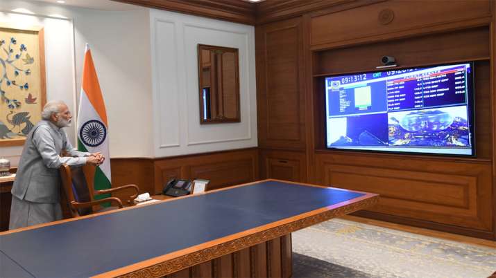 PM Modi congratulates ISRO on successful launch of Chandrayaan 2 PM Modi congratulates ISRO on successful launch of Chandrayaan 2- India TV