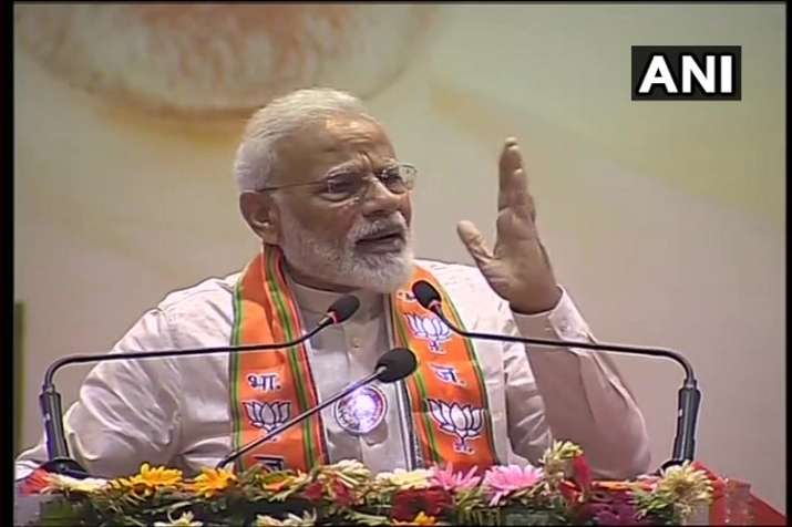 pm modi speaks on budget 2019 and 5 triloion economy of india in varanasi pm modi speaks on budget 2019 and 5 triloion economy of india in varanasi- India TV Paisa