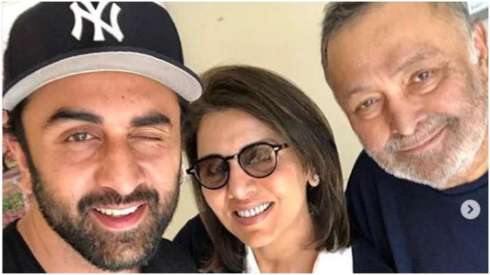 Rishi kapoor with wife and son Rishi kapoor with wife and son- India TV