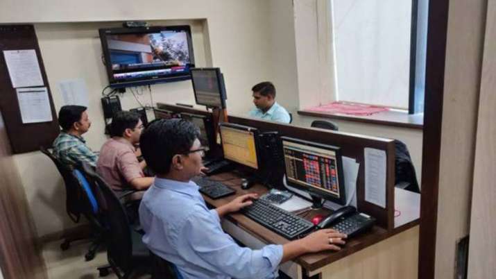 Sensex drops 135 pts; Nifty slips below 11,300 Sensex drops 135 pts; Nifty slips below 11,300- India TV Paisa