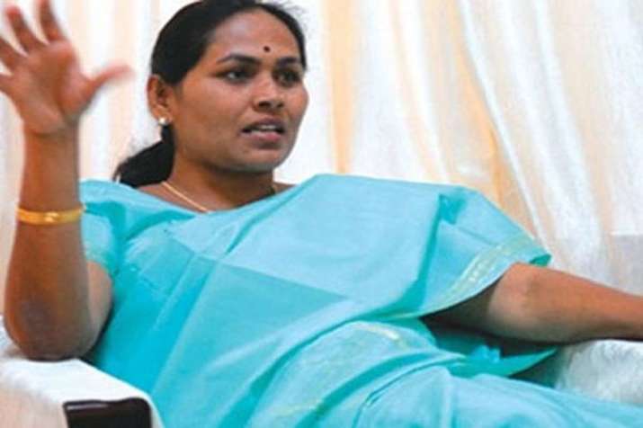Karnataka CM HD Kumaraswamy should resign immediately says BJP leader Shobha Karandlaje Karnataka CM HD Kumaraswamy should resign immediately says BJP leader Shobha Karandlaje- India TV