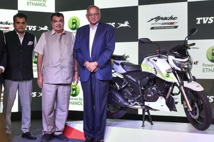 Union Minister for Road Transport and Highways Nitin Gadkari, Chairman TVS Motor Srinivasan and CEO Union Minister for Road Transport and Highways Nitin Gadkari, Chairman TVS Motor Srinivasan and CEO - India TV Paisa