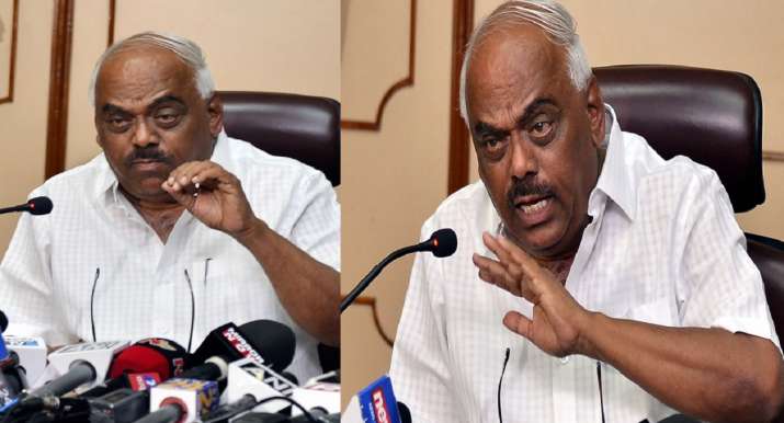 इस्तीफे ‘स्वैच्छिक... इस्तीफे ‘स्वैच्छिक...- India TV