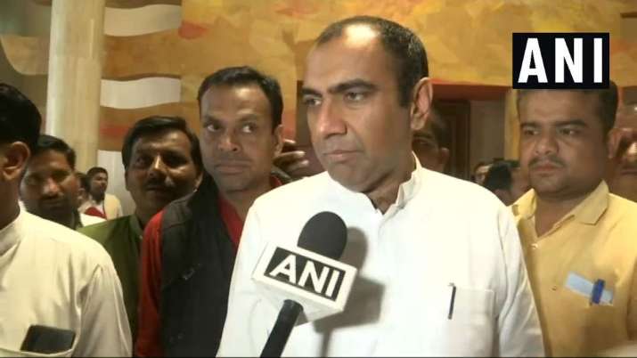 Madhya Pradesh Electricity Minister Priyavrat Singh's... Madhya Pradesh Electricity Minister Priyavrat Singh's...- India TV