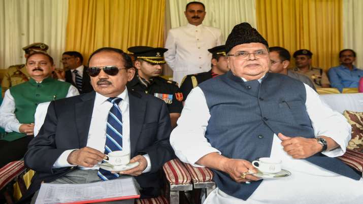 NSA Ajit Doval returns to Delhi after 11 days in Kashmir... NSA Ajit Doval returns to Delhi after 11 days in Kashmir...- India TV