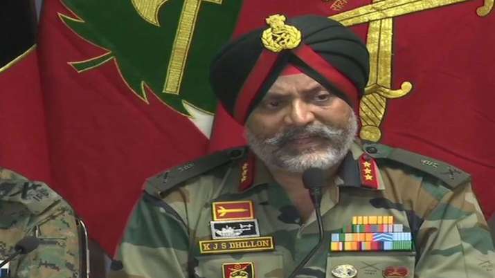 Joint press conference by Lt General K J S Dhillon and J&K DGP Dilbag Singh in Srinagar Joint press conference by Lt General K J S Dhillon and J&K DGP Dilbag Singh in Srinagar- India TV