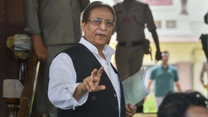 जमीन कब्जाने, किताबों की चोरी के बाद अब आजम खां पर लगा पत्थर के शेर चुराने का आरोप जमीन कब्जाने, किताबों की चोरी के बाद अब आजम खां पर लगा पत्थर के शेर चुराने का आरोप- India TV
