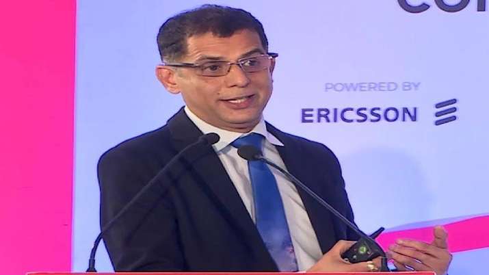 Balesh Sharma steps down as CEO of Vodafone Idea Balesh Sharma steps down as CEO of Vodafone Idea- India TV Paisa