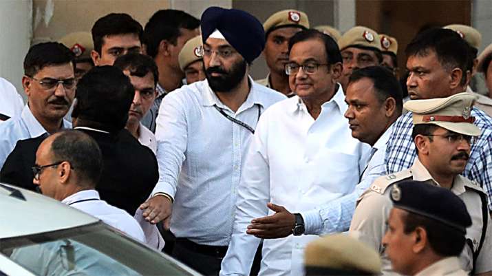 Supreme Court extends till Wednusday interim protection from arrest to Chidambaram in INX Media mone Supreme Court extends till Wednusday interim protection from arrest to Chidambaram in INX Media mone- India TV