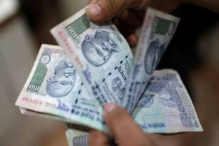 banks reduced interest rates by 0.30 per cent after cut rbi repo rate banks reduced interest rates by 0.30 per cent after cut rbi repo rate- India TV Paisa