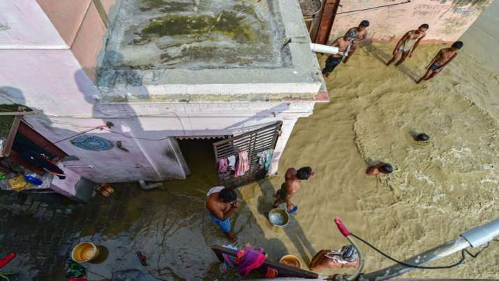 हथिनीकुंड के पानी से दिल्ली में खलबली, डेंजर लेवल के पार पहुंची यमुना की लहरें हथिनीकुंड के पानी से दिल्ली में खलबली, डेंजर लेवल के पार पहुंची यमुना की लहरें- India TV
