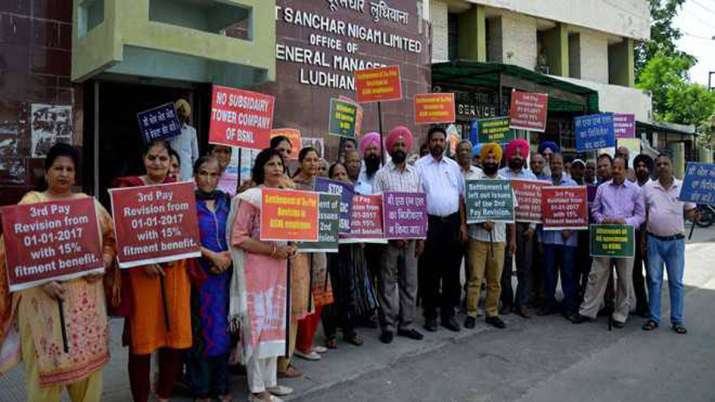 BSNL Chief says Released salary payment for July, MTNL employees stage protest BSNL Chief says Released salary payment for July, MTNL employees stage protest- India TV Paisa