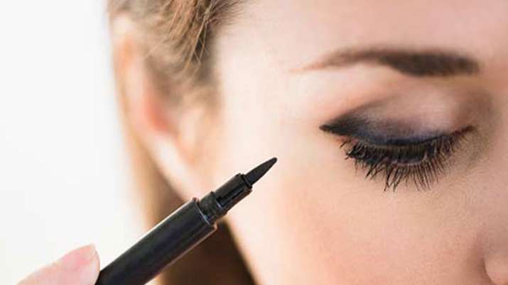 side effects of eyeliner side effects of eyeliner- India TV