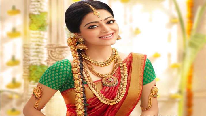 Gold touches new high over Rs 40K per 10gm Gold touches new high over Rs 40K per 10gm- India TV Paisa