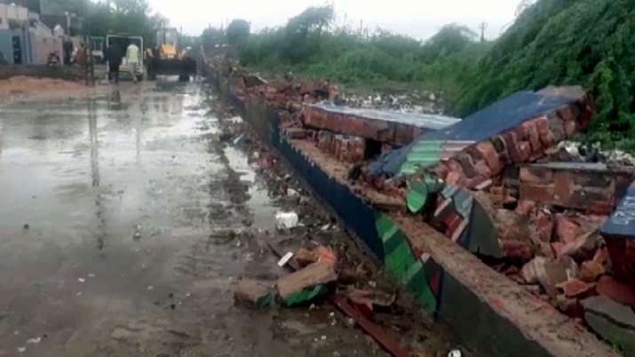 8 killed as wall collapses in Morbi 8 killed as wall collapses in Morbi- India TV