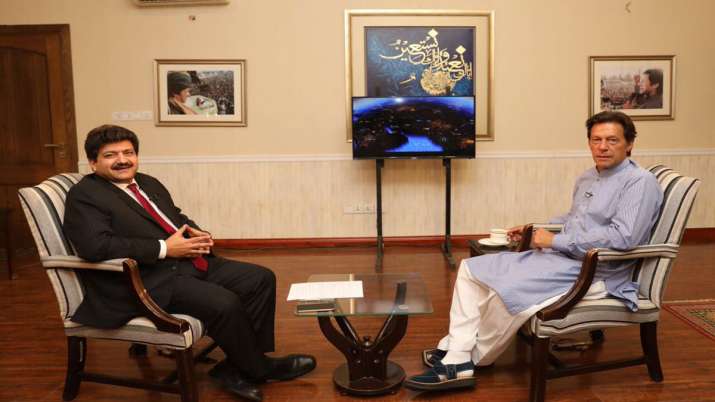 Imran Khan Unfollows journalist Hamid Mir on Twitter Imran Khan Unfollows journalist Hamid Mir on Twitter- India TV