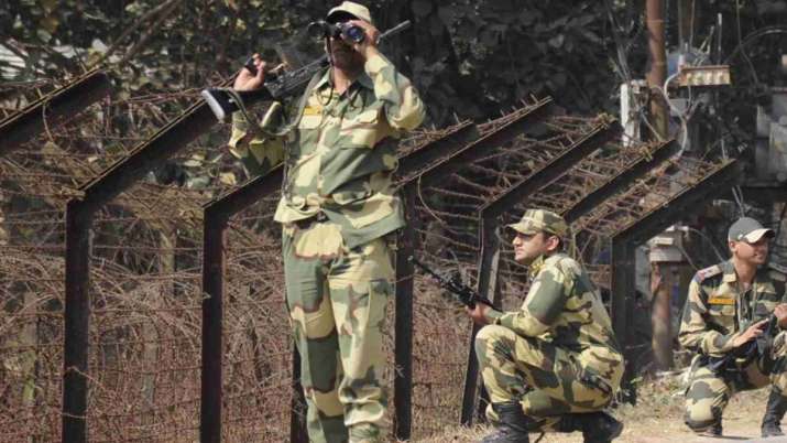 पाकिस्तान के एक और साजिश का खुलासा, एलओसी पर तैनात किए SSG कमांडो पाकिस्तान के एक और साजिश का खुलासा, एलओसी पर तैनात किए SSG कमांडो- India TV