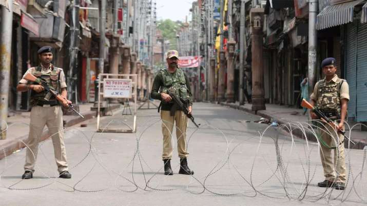 चीन की चालबाजी, 50 साल बाद एक बार फिर UNSC पहुंचा कश्मीर का मामला, आज बंद कमरे में होगी चर्चा चीन की चालबाजी, 50 साल बाद एक बार फिर UNSC पहुंचा कश्मीर का मामला, आज बंद कमरे में होगी चर्चा- India TV