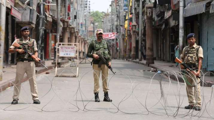 अमेरिका का बड़ा बयान, कहा-कश्मीर मुद्दे पर इन दो रणनीति पर काम कर रहे हैं काम अमेरिका का बड़ा बयान, कहा-कश्मीर मुद्दे पर इन दो रणनीति पर काम कर रहे हैं काम- India TV
