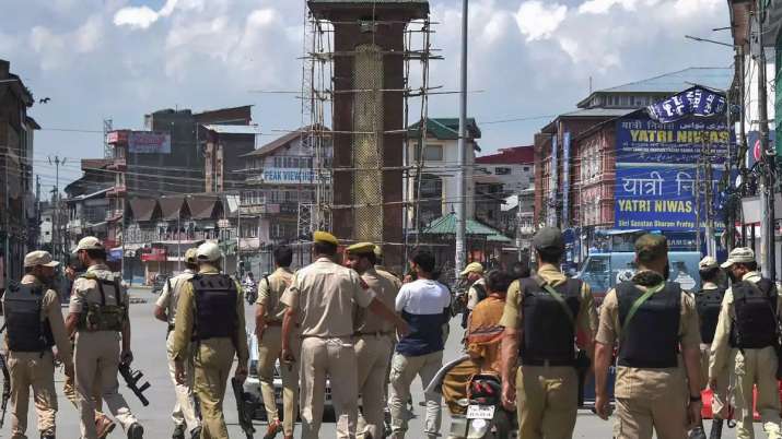 कश्मीर मामले में अमेरिका दक्षिण एशिया में संतुलित रुख रखना चाहता है: रिपोर्ट कश्मीर मामले में अमेरिका दक्षिण एशिया में संतुलित रुख रखना चाहता है: रिपोर्ट- India TV