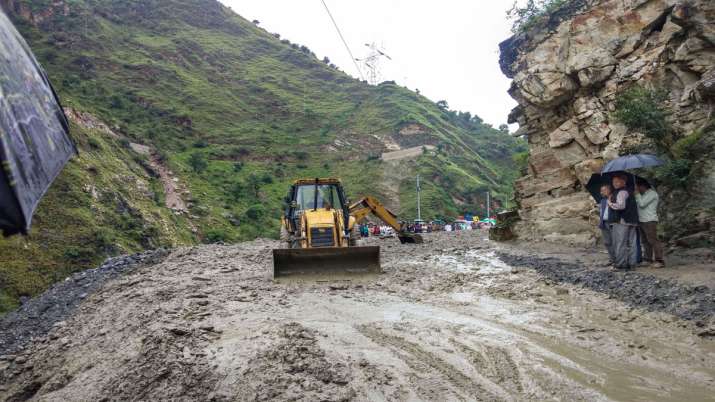 Rohtang-Manali road blocked after heavy rain (File... Rohtang-Manali road blocked after heavy rain (File...- India TV
