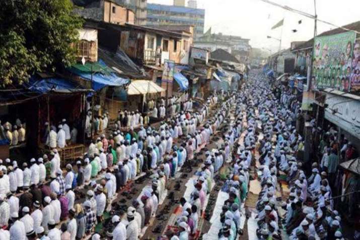 uttar pradesh police ban namaz and aarti on roads uttar pradesh police ban namaz and aarti on roads- India TV