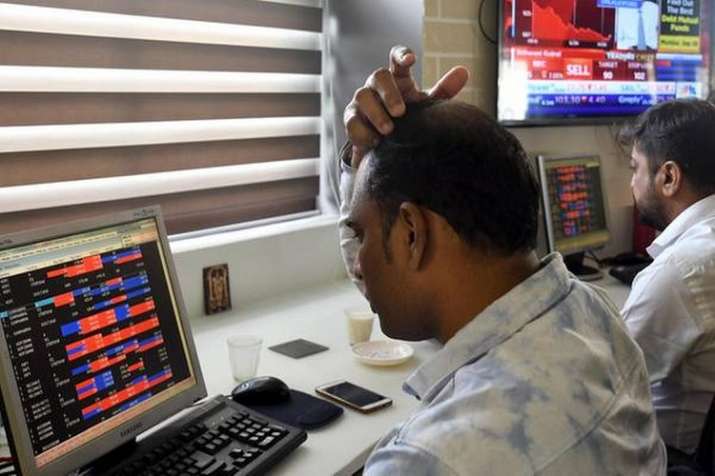 Nine of top 10 firms lose rs 84,354 crore in market valuation Nine of top 10 firms lose rs 84,354 crore in market valuation- India TV Paisa