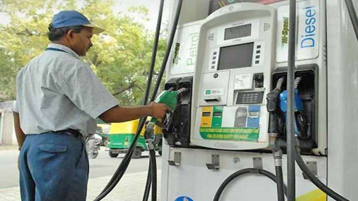 Prices of petrol and diesel reduced Prices of petrol and diesel reduced- India TV Paisa