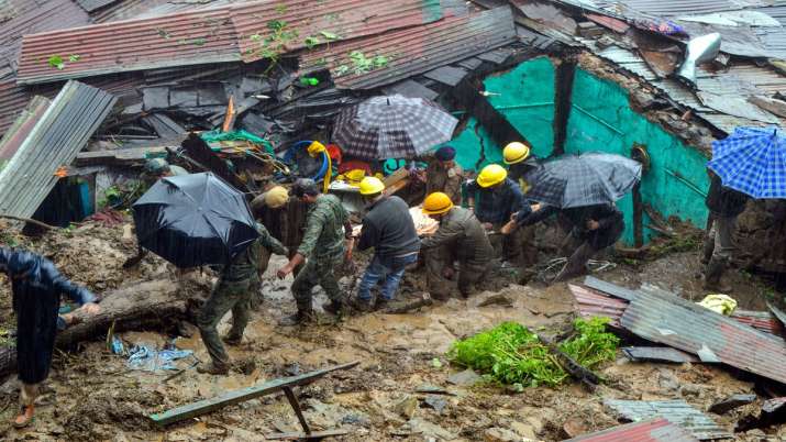 Fire and police personnel attempt to rescue a person... Fire and police personnel attempt to rescue a person...- India TV