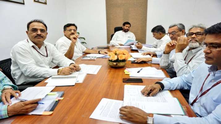 Ramvilas Paswan examines production, availability and consumption of pulses, oilseeds and onions Ramvilas Paswan examines production, availability and consumption of pulses, oilseeds and onions- India TV Paisa
