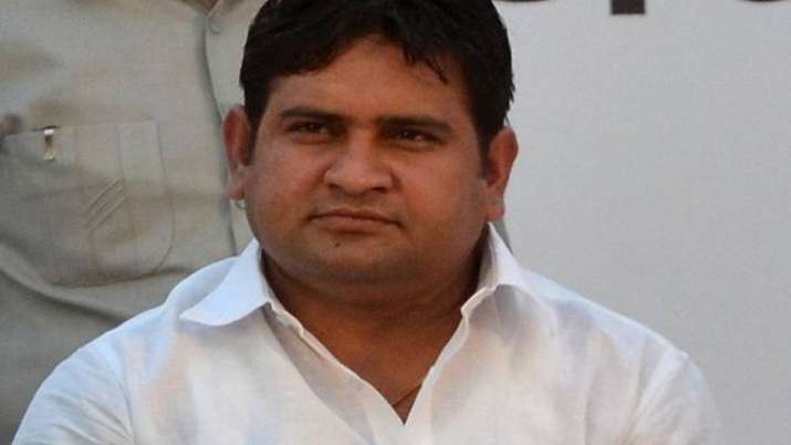 AAP MLA Sandeep Kumar disqualified BY Speaker Ram Niwas... AAP MLA Sandeep Kumar disqualified BY Speaker Ram Niwas...- India TV