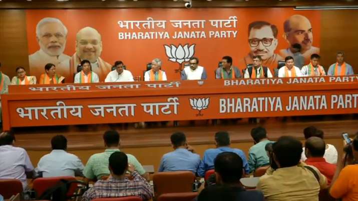 10 SDF MLA's Joins BJP in presence of party General Secretary Ram Madhav 10 SDF MLA's Joins BJP in presence of party General Secretary Ram Madhav- India TV
