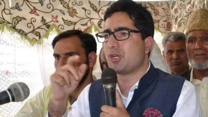 Shah Faesal sent back to Kashmir from Delhi, detained under PSA in Srinagar Shah Faesal sent back to Kashmir from Delhi, detained under PSA in Srinagar- India TV