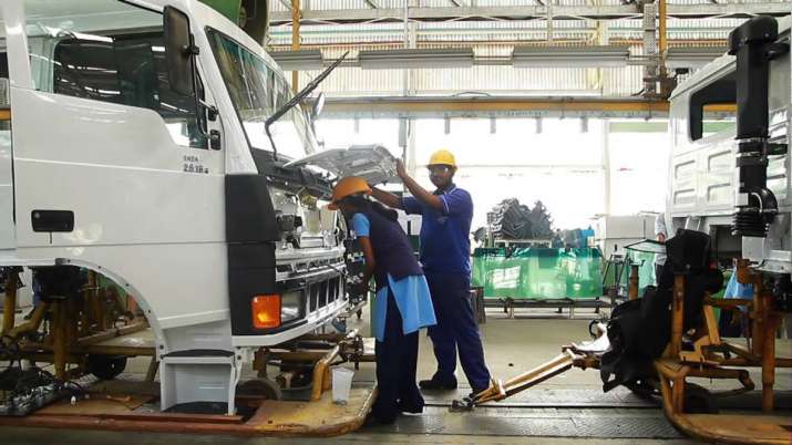 Tata Motors slashes pick-ups production by 17pc at Patanagar plant Tata Motors slashes pick-ups production by 17pc at Patanagar plant- India TV Paisa