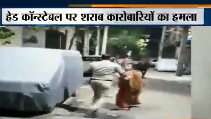 सिपाही पर हमले के... सिपाही पर हमले के...- India TV