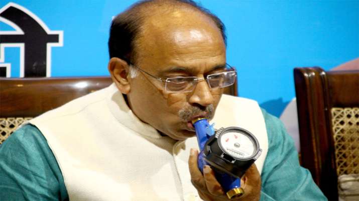 Water bill waiver in delhi is election stunt of CM Arvind Kejriwal says Vijay Goel Water bill waiver in delhi is election stunt of CM Arvind Kejriwal says Vijay Goel- India TV