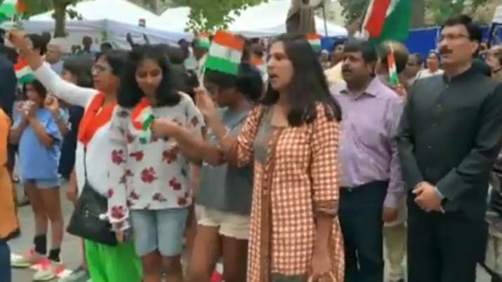 NRIs in Washington outnumber Khalistan supporters to celebrate Independence Day | ANI NRIs in Washington outnumber Khalistan supporters to celebrate Independence Day | ANI- India TV