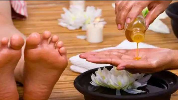 oil foot massage benefit oil foot massage benefit- India TV