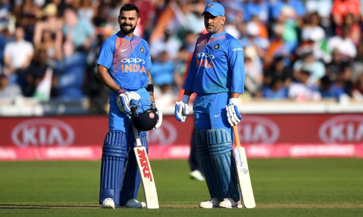 MS Dhoni and Virat Kohli MS Dhoni and Virat Kohli- India TV