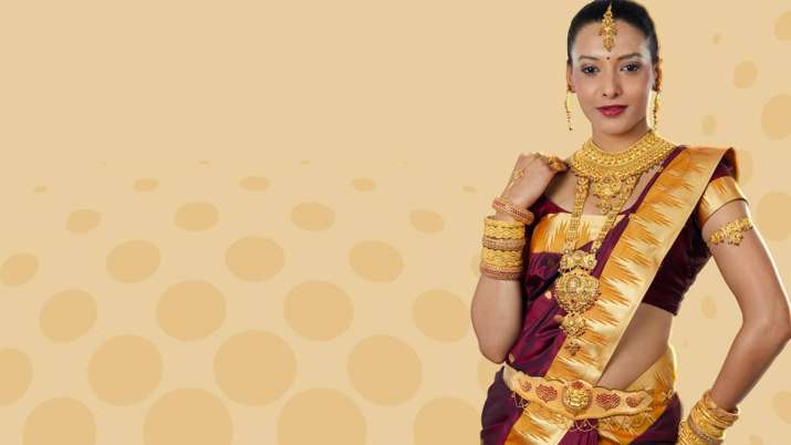 Gold prices gain Rs 538 to Rs 38,987 per 10 gm Gold prices gain Rs 538 to Rs 38,987 per 10 gm- India TV Paisa