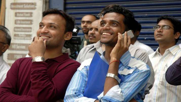 Investors become richer by nearly Rs 7 lakh cr in a day on FM's tax booster Investors become richer by nearly Rs 7 lakh cr in a day on FM's tax booster- India TV Paisa
