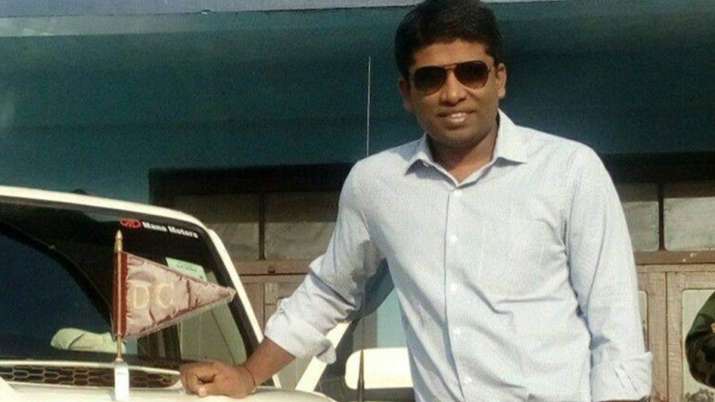 अनुच्छेद 370 पर इस्तीफा देने वाले आईएएस अधिकारी का सच आया सामने अनुच्छेद 370 पर इस्तीफा देने वाले आईएएस अधिकारी का सच आया सामने- India TV