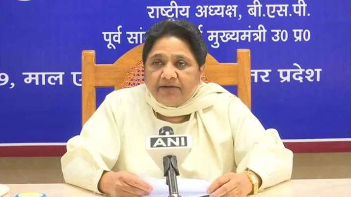 Mayawati reaction on HC order against including 17 OBC castes in Scheduled Cast category in Uttar Pr Mayawati reaction on HC order against including 17 OBC castes in Scheduled Cast category in Uttar Pr- India TV